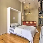 Bright Savannah Loft In Historic District!
