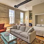 Bright Savannah Loft In Historic District!