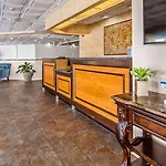 Ramada By Wyndham Savannah Gateway