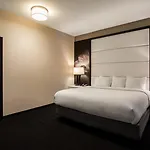 Tryp By Wyndham Savannah
