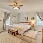 Savannah Family Home With Private Pool And Yard!