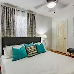 Modern Luxury Apartment 1 Mile From Forsyth Park