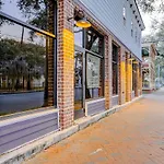 Savannah Serenade - Suite D