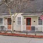 130 Y O Historic Savannah Cottage Off Forsyth Park