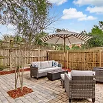 130 Y O Historic Savannah Cottage Off Forsyth Park