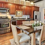 Ellis Square Loft