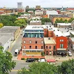 Top Floor Loft With Terrace In Downtown Savannah