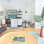 Downtown Loft Near Everything