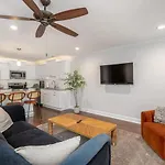 5 Bed Rose Estate With Parking