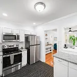 Rare Hidden Gem - Minutes From Downtown & Forsyth!