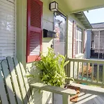 Savannah Home With Yard About 3 Mi To Downtown!