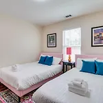 Family Home Near Downtown And Convention Center!