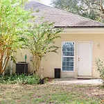 Private 2 Bedroom And 2 Bathroom In Savannah