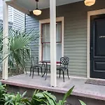 Intimate Library Studio - Minutes To Forsyth Park