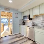 Inviting Savannah Vacation Rental With Game Room!