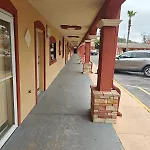 Deluxe Inn - Savannah