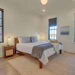 Luxe Savannah Townhome 1 Mi To Historic District