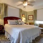 Azalea Inn And Villas