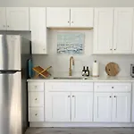 New! Stylish 1900S Renovated Duplex Apartment Building Near Forsyth & River St