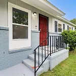 Inviting Savannah Home With Yard 3 Mi To Downtown!