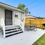 Inviting Savannah Home With Yard 3 Mi To Downtown!