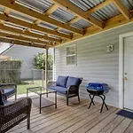 Covered Patio & Fenced Yard Lovely In Laurelwood