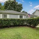 Covered Patio & Fenced Yard Lovely In Laurelwood