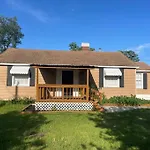 Relaxing Home In Savannah, Ga