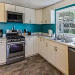 Family-Friendly W Ping Pong- Relax & Play Retreat
