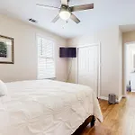 Savannah\'S Southern Charm