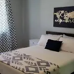 Cozy Savannah 5Br Home