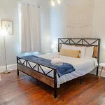Charming Apartment In The Heart Of Savannah
