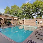 Best Western Savannah Historic District