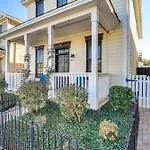 Chic Thomas Square Home In Walkable Location!