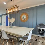 The Mariners Rest, Near Downtown, Savannah Coastal Charm