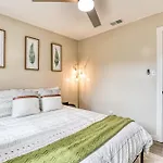 The Mariners Rest, Near Downtown, Savannah Coastal Charm