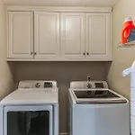 Mins To Savannah-Peachy Pied-A-Terre