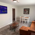 Garden City Delight-Less Than 5 Miles From Downtown!