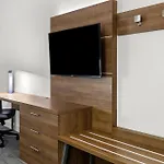 Holiday Inn Express Hotel & Suites Savannah Midtown By Ihg