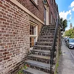 23 E York Street Unit 2