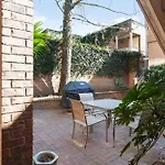 305 W Taylor Garden