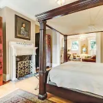 17 E Jones Street Parlor
