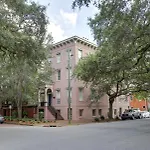 121 W Jones Suite Loft 4F
