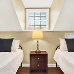 704 Abercorn