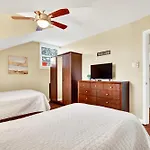 704 Abercorn