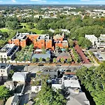 704 Abercorn