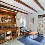 Seona House