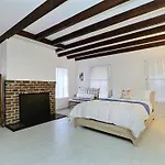 Seona House
