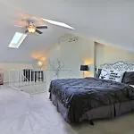 Pickett\'S Place