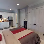 Suite Escape